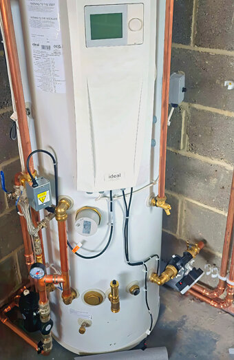 https://perthhotwaterservices.com.au/uploads/2025/06/gas-hot-water-system-13675.jpg