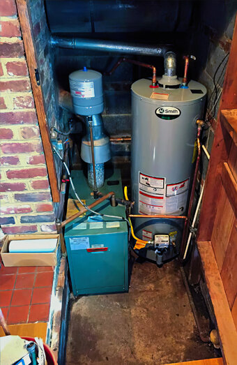 https://perthhotwaterservices.com.au/uploads/2025/06/gas-hot-water-system-50310.jpg
