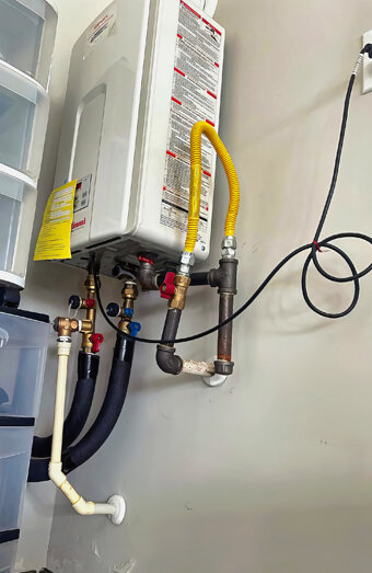 https://perthhotwaterservices.com.au/uploads/2025/06/instant-hot-water-systems-65049.jpg