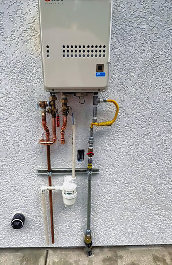 https://perthhotwaterservices.com.au/uploads/2025/06/thermostatic-water-systems-62598.jpg
